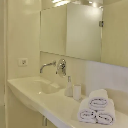 아요바 산토리니 아파트 이메로비글리